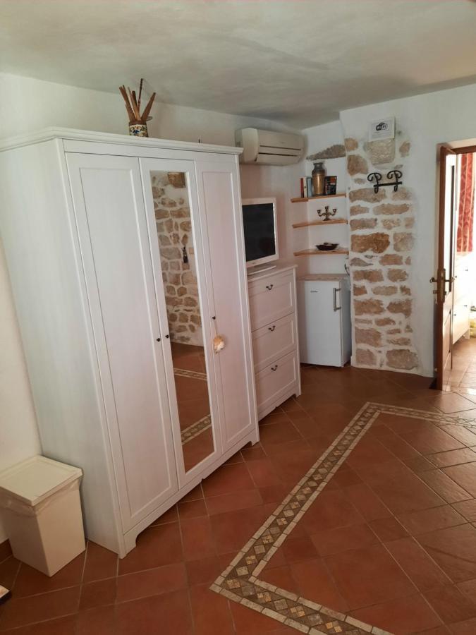 Room Ivana Rab Town Exterior photo